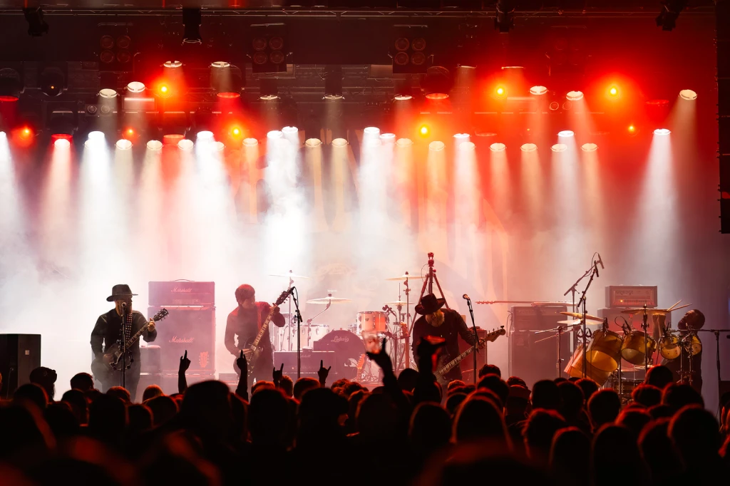 MASHEENA im Interview: Hard Rock aus Norwegen zwischen Bergen und Austin